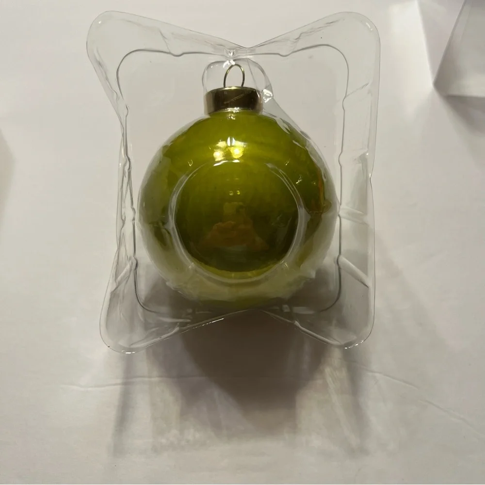 Monogram Ornament Glass “I” Yellow/Green 3